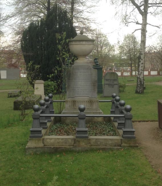 Grabstein Friedrich Wilhelm von Rohdich, Invalidenfriedhof Berlin, Deutschland